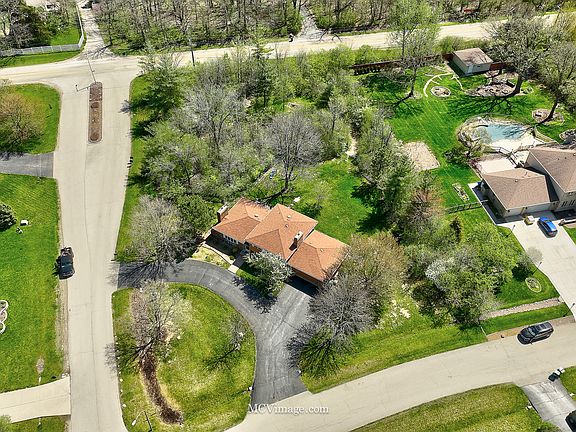3rd image of 14511 S Acorn Dr