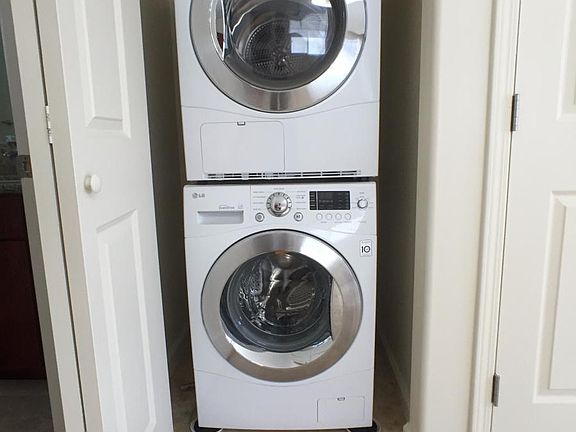 Washer/dryer in unit