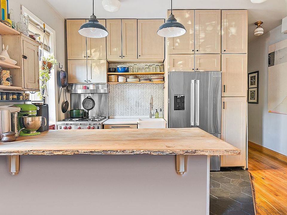 1st image of 425 Prospect Pl APT 1E