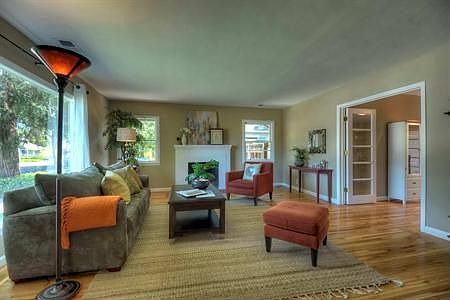 2nd image of 2712 Cowper St