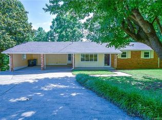 355 14th Avenue Dr SW, Hickory, NC 28602