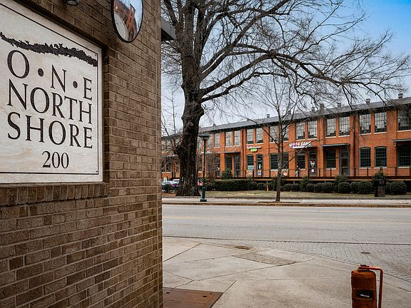 2nd image of 200 Manufacturers Rd APT 219