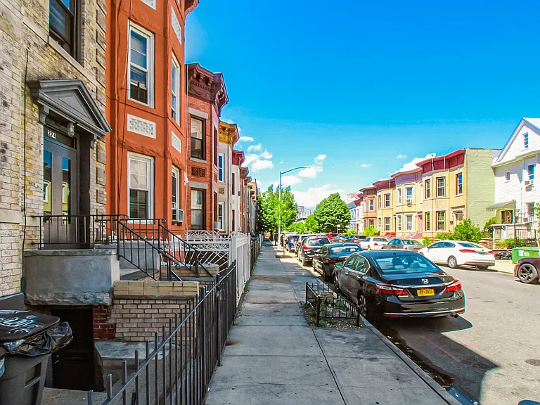 276 E 23rd St #3 — Photo 7
