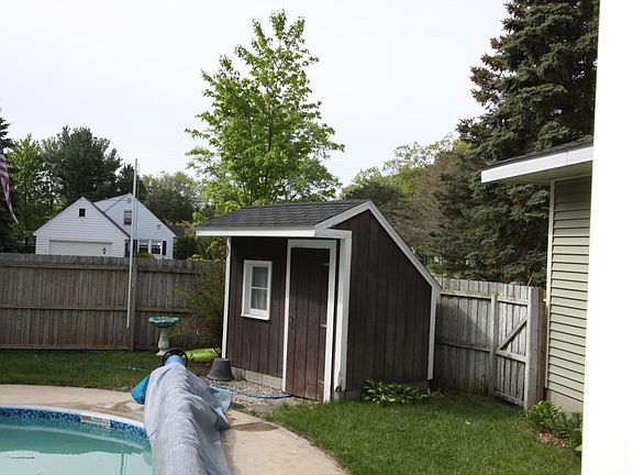 5th image of 1818 N Sheridan Dr