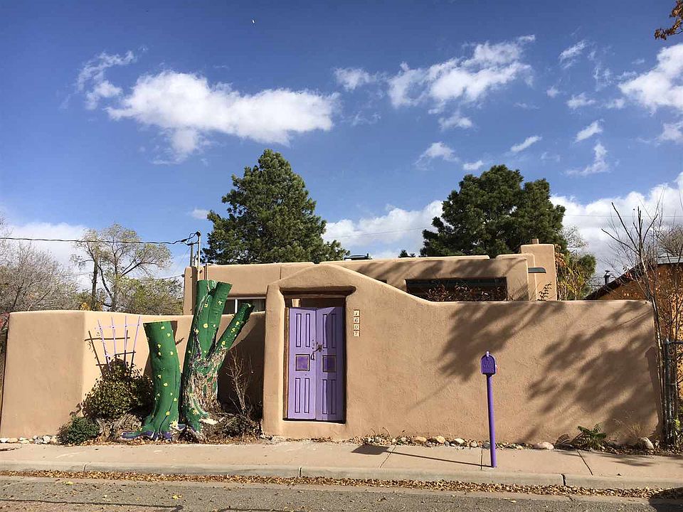 1st image of 1607 Espinacitas St