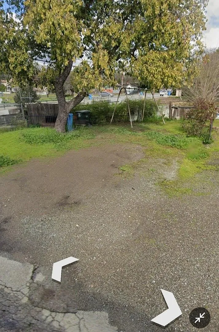 332 Lewis St photo 1