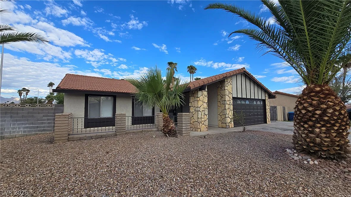 4 bed, 2.0 bath, 1775 sqft, $1,950 — Photo 2