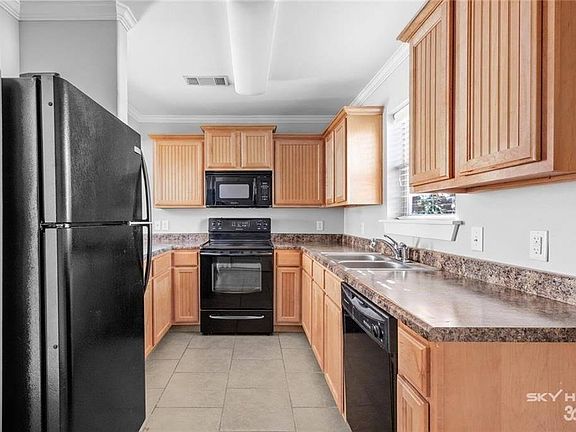 2nd image of 2208 Ellington Dr #C