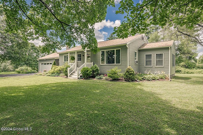 3rd image of 340 McKay Road