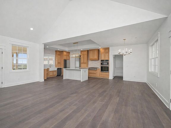 4th image of 125 Three Forks Rd
