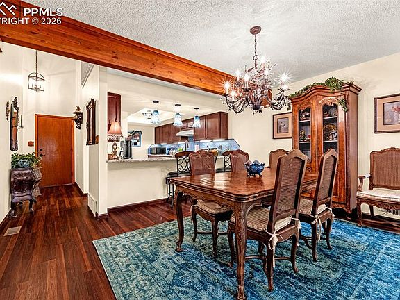 5th image of 4835 Castledown Rd