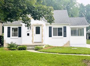 18635 Eastwood Dr, Harper Woods, MI 48225