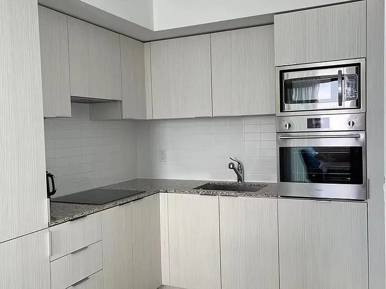 11 Wellesley St W #5502 — Photo 2