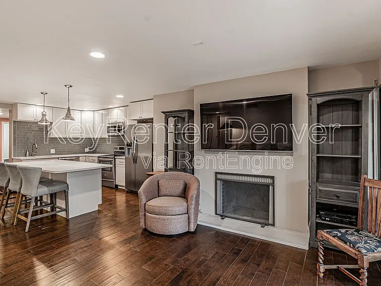 800 N Pearl St #202 — Photo 31