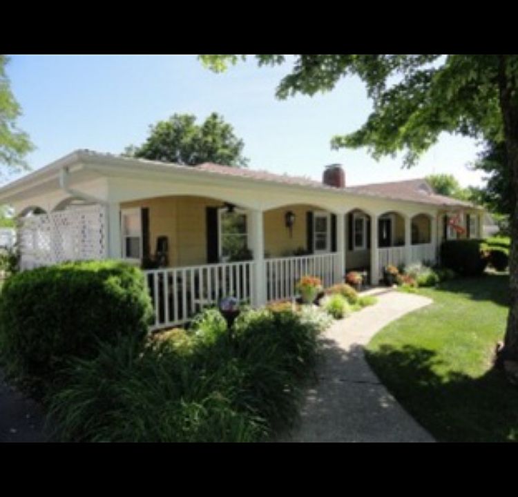 1st image of 208 Woodlawn Ave