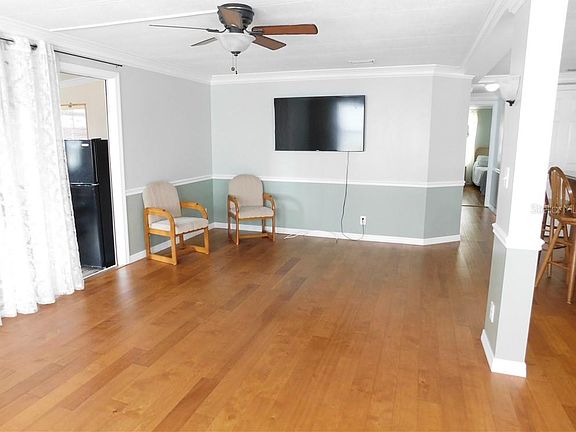 3rd image of 1515 45th Avenue Dr E