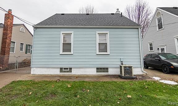 5th image of 1518 Mill St
