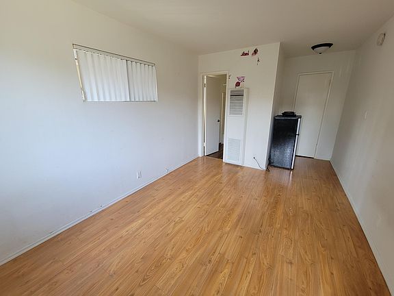 3rd image of 3115 S Canfield Ave APT 1
