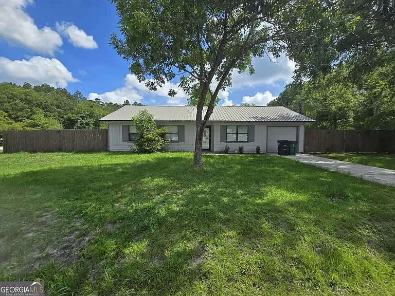 1001 Regal Rd — Photo 6