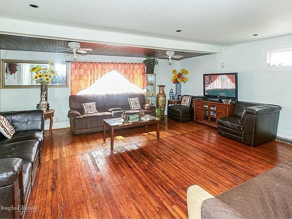 4th image of 8997 216th St