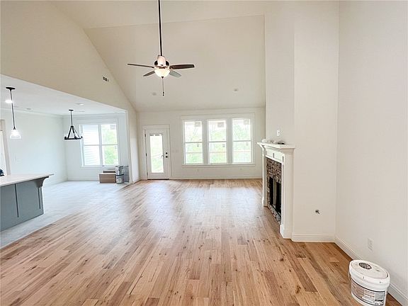 3rd image of 12 Copinsay Ln