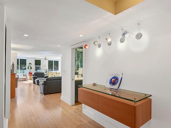 4th image of 7369 Orangewood Lane #108