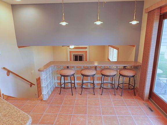 5th image of 8446 163rd St