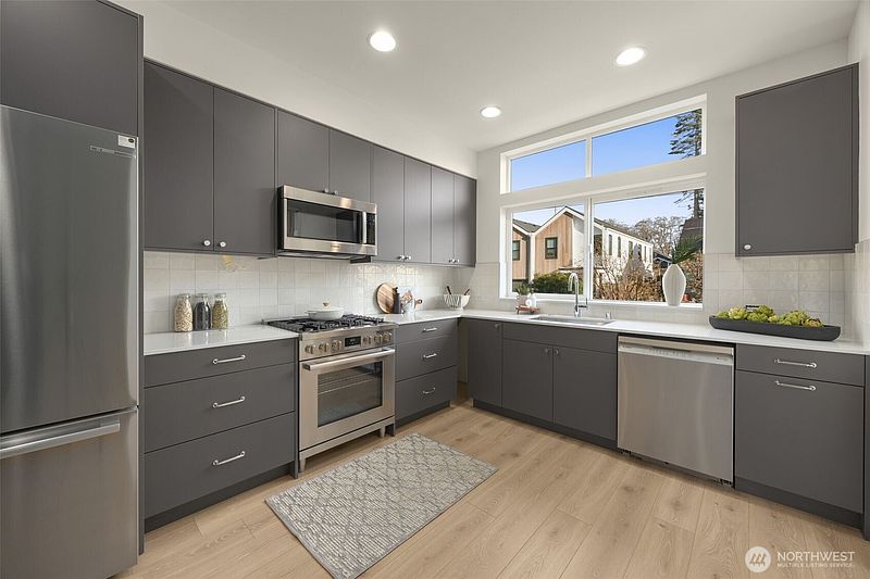 4th image of 8317 B 12th Avenue NW
