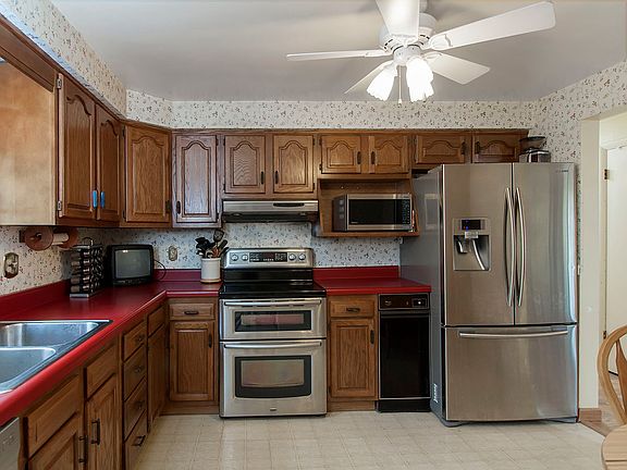 3rd image of 3470 Cherry Ave