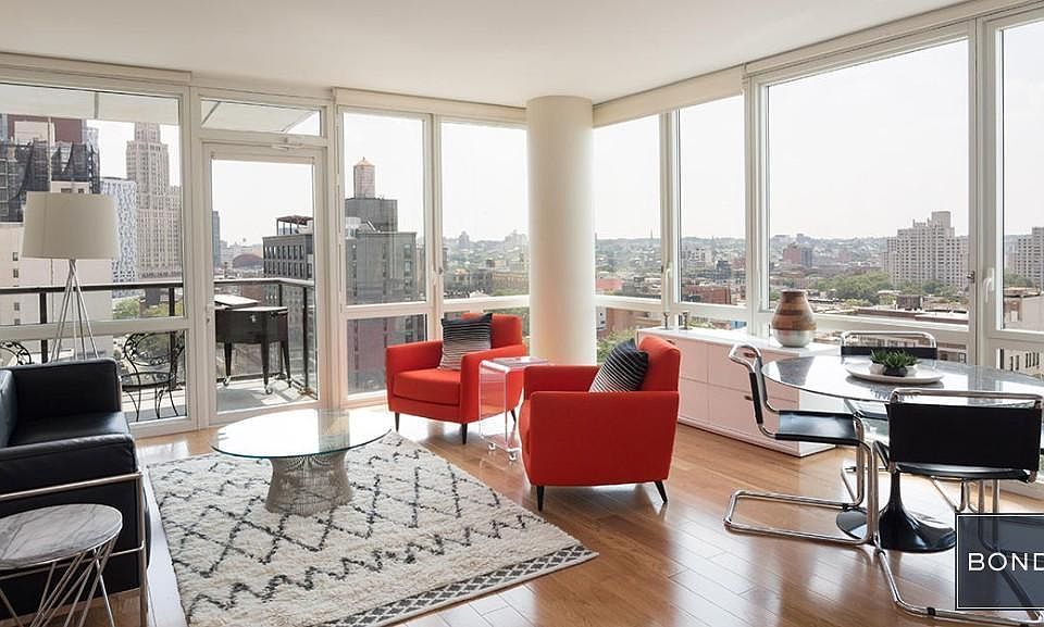1st image of 33 Bond St APT 812