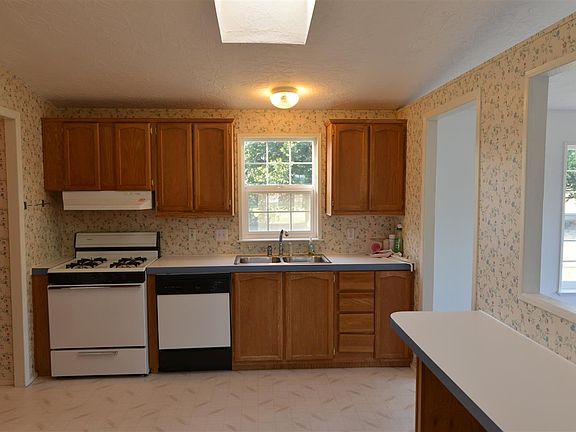 2nd image of 13713 E Longfellow Ave