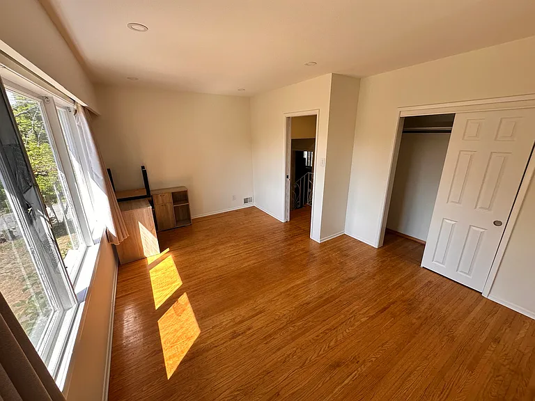 4409 Marine Dr — Photo 16