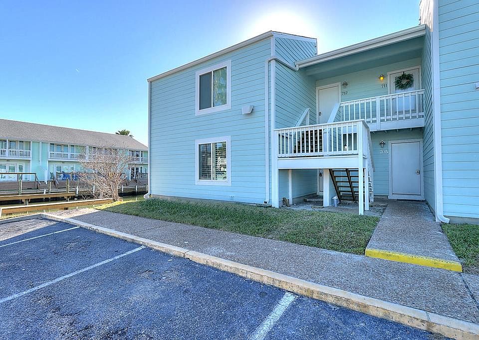 1st image of 706 Lauderdale Dr