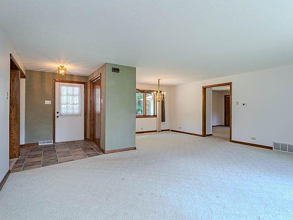 4th image of 7273 Rose Len Ct W