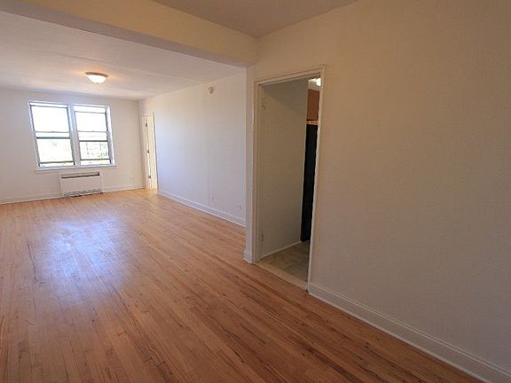 2nd image of 3333 82nd St #6F