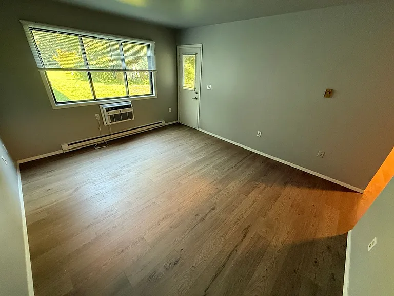 3278 North Dousman St. — Photo 12