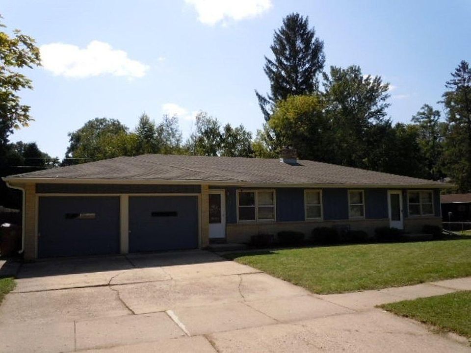 5517 Lynwood
