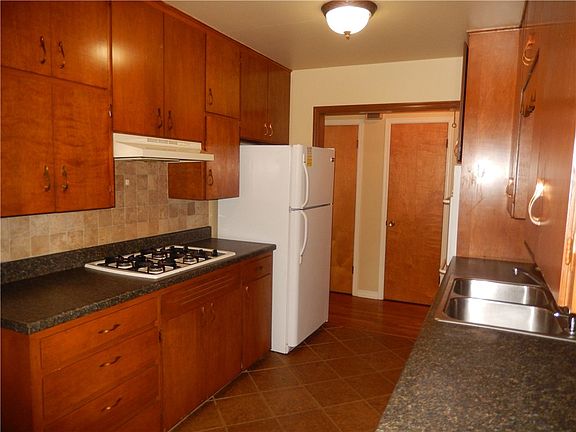 3rd image of 901 S Thirteen Place 1314 W