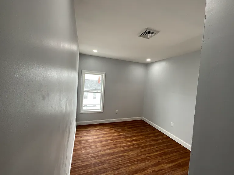 17 Pattison St #3 — Photo 11
