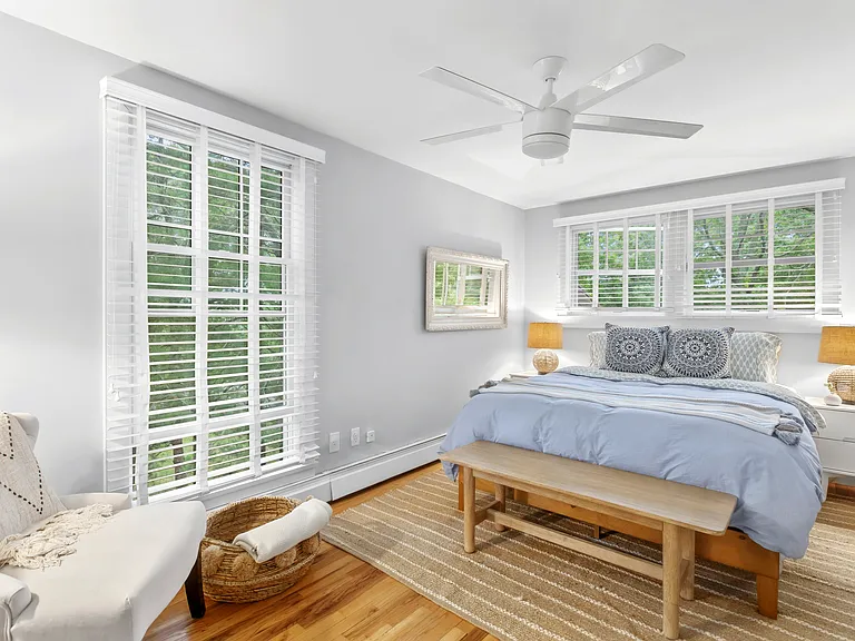 35 Kings Point Rd — Photo 15