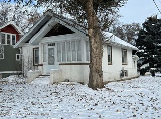 112 N Park St, Hebron, ND 58638