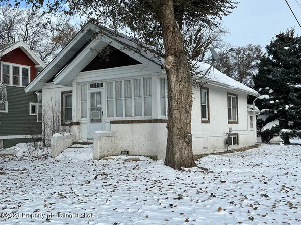 112 N Park St, Hebron, ND 58638