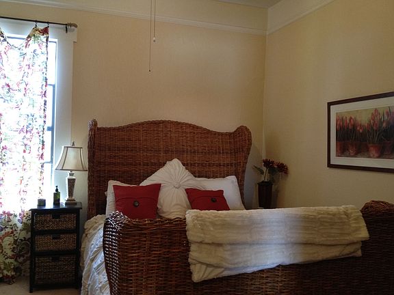 4th image of 34 Sunnyside Ave APT C