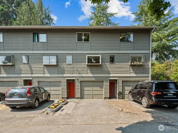 702 NW 189th Lane, Shoreline, WA 98177