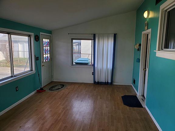 5th image of 32960 Kathryn St
