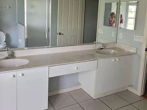 5th image of 1011 Grove Dr