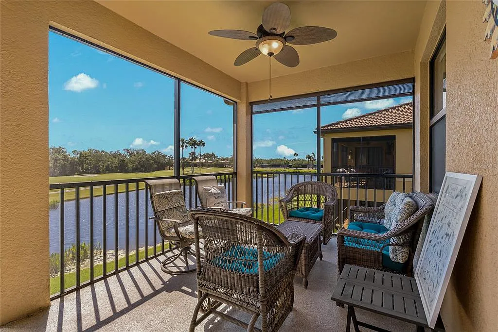 3 bed, 2.0 bath, 2108 sqft, $2,500 — Photo 3