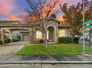 9836 W Taron Dr, Elk Grove, CA 95757