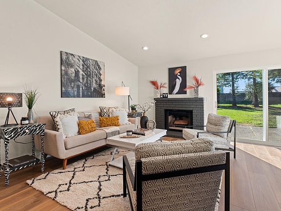 4th image of 2447 Marquette Way