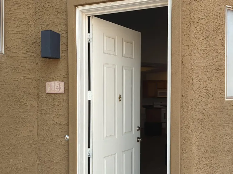 1445 E Broadway Rd #114 — Photo 1